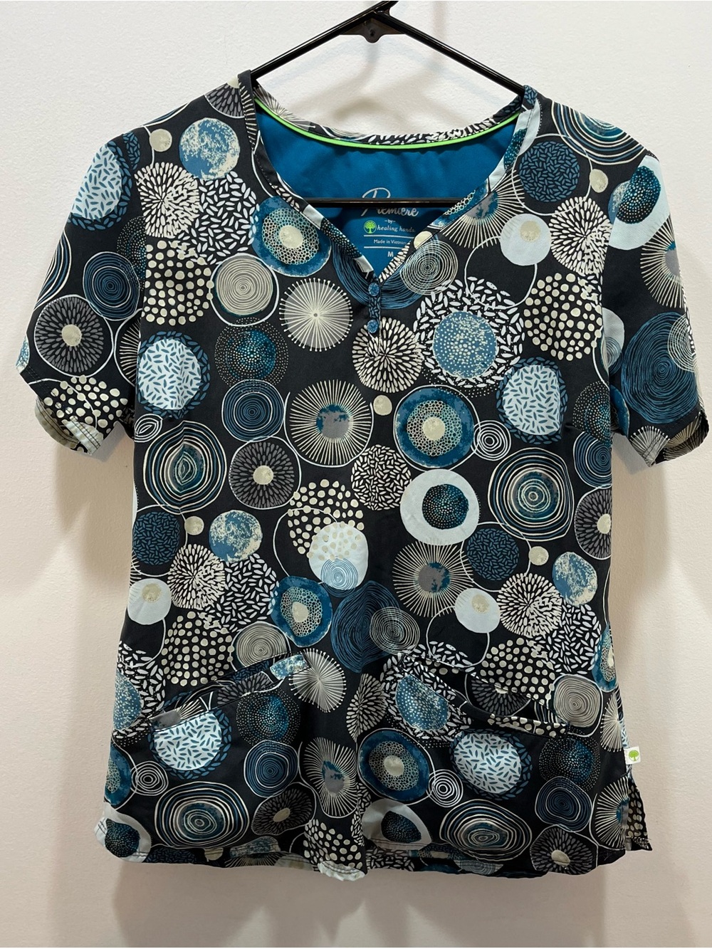 Premiere By Healing Hands Scrub Top Size M Stretchy V-Neck